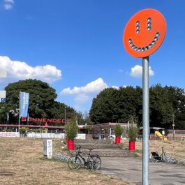 Smiley Schilder Streetart contemporary